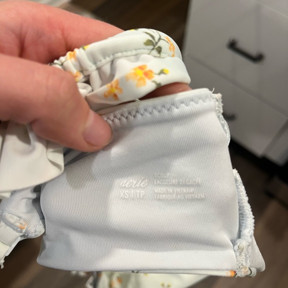 Aerie swim top size xs - Picture 4 of 4